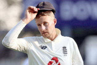 সিডনি টেস্ট হেরে রুটের লজ্জার রেকর্ড সিডনি টেস্ট হেরে রুটের লজ্জার রেকর্ড