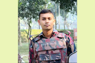 ফুলবাড়ী সীমান্তে নিজের গুলিতে বিজিবি সদস্যের আত্মহত্যা ফুলবাড়ী সীমান্তে নিজের গুলিতে বিজিবি সদস্যের আত্মহত্যা