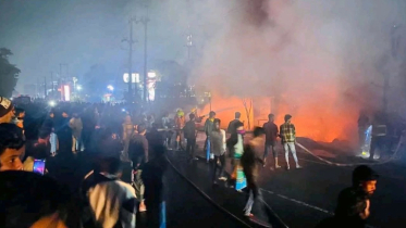 সীতাকুণ্ডে আগুনে পুড়লো ১২ দোকান, কোটি টাকার ক্ষতি