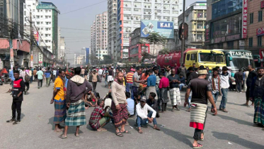 বাড্ডায় সড়ক অবরোধ: কুড়িল-রামপুরা রুটে যান চলাচল বন্ধ