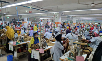 বাড়ছে উদ্বেগ, দ্বন্দ্ব সংকটে পোশাক খাত