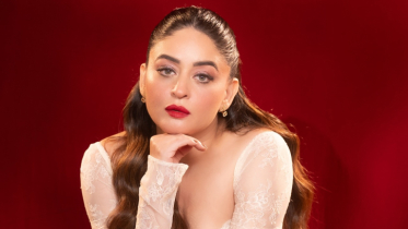 বিচ্ছেদের পরে নতুন সম্পর্কে মাহি! বিচ্ছেদের পরে নতুন সম্পর্কে মাহি!