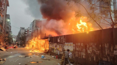 উত্তরা কাঁচাবাজারে আগুন
