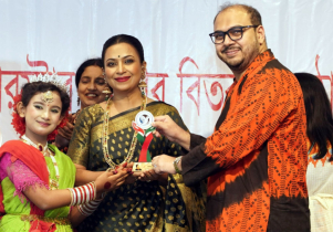 গোল্লাছুট শিল্প ও সাহিত্য সম্মাননা পেলেন তাহসিন খান