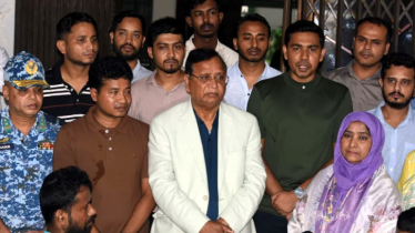 ঢাবির দুই ছাত্রী হলে ডিএসসিসি প্রশাসকের ফগার মেশিন বিতরণ