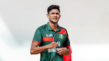 ৬ উইকেট শিকারের পুরস্কার পেলেন নাহিদ রানা