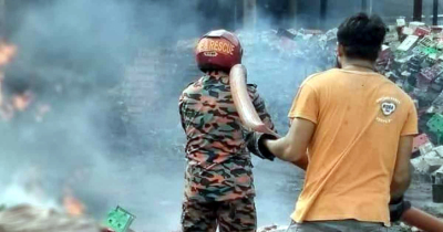 চকবাজারে ভয়াবহ আগুন, নিয়ন্ত্রণে ৬ ইউনিট