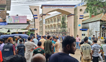ভোলায় পুলিশ-শিক্ষার্থী সংঘর্ষে আহত ১০