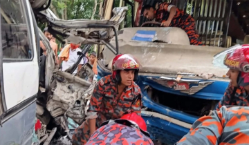 পাবনায় বাসের ধাক্কায় লাশবাহী অ্যাম্বুলেন্সের ২ যাত্রী নিহত পাবনায় বাসের ধাক্কায় লাশবাহী অ্যাম্বুলেন্সের ২ যাত্রী নিহত