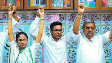 ‘অভিষেক না আমি, সিদ্ধান্ত নিতে হবে মমতাকে’ ‘অভিষেক না আমি, সিদ্ধান্ত নিতে হবে মমতাকে’