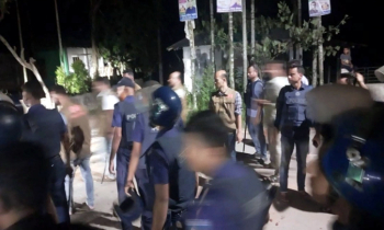 মাইকে ঘোষণা দিয়ে ছাত্রদলের ওপর আ.লীগের হামলা
