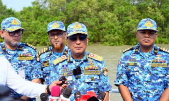 সুন্দরবনের নিরাপত্তা সুসংহত করতে কোস্ট গার্ডের কঠোর হুঁশিয়ারি ও অভিযানের নতুন মাত্রা সুন্দরবনের নিরাপত্তা সুসংহত করতে কোস্ট গার্ডের কঠোর হুঁশিয়ারি ও অভিযানের নতুন মাত্রা