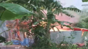 ধর্ষণ-হত্যার জেরে পাবনায় আসামির বাড়িতে আগুন, নিহত ৩