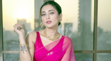 আইনি লড়াইয়ের মাঝেই সতর্কবার্তা দিলেন মিমি আইনি লড়াইয়ের মাঝেই সতর্কবার্তা দিলেন মিমি