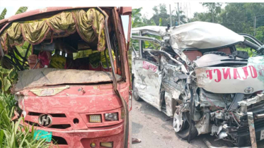 অ্যাম্বুলেন্সে মরদেহ নিয়ে ফেরার পথে বাসের সঙ্গে সংঘর্ষ, নিহত ২