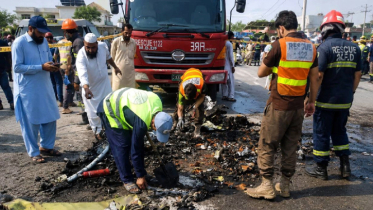 পাকিস্তনে যুদ্ধবিমান বিধ্বস্ত হয়ে ২ পাইলট নিহত পাকিস্তনে যুদ্ধবিমান বিধ্বস্ত হয়ে ২ পাইলট নিহত
