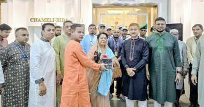 “বিমানবন্দর পরিদর্শনে মন্ত্রী আফরোজা খানম, যাত্রীসেবা উন্নয়নে নির্দেশনা”