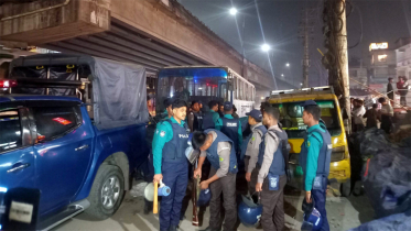 চট্টগ্রামে ব্যবসায়ীর বাড়িতে গুলি, ‘ব্যর্থতা মেনে নিয়ে’ অভিযানে পুলিশ