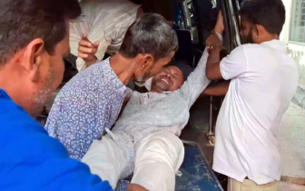 গোপালগঞ্জে সাংবাদিককে পিটিয়ে আহত করেছে ছাত্রদল নেতাকর্মীরা গোপালগঞ্জে সাংবাদিককে পিটিয়ে আহত করেছে ছাত্রদল নেতাকর্মীরা