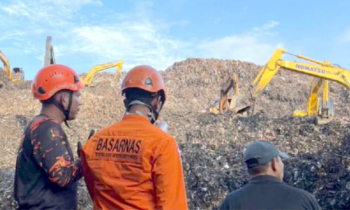 ইন্দোনেশিয়ায় আবর্জনার স্তূপ ধসে ৭ জনের প্রাণহানি