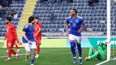 বিশ্বকাপের স্বপ্ন বাঁচল ইতালির