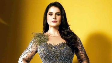 তিক্ত অভিজ্ঞতা নিয়ে পরিচালকের বিরুদ্ধে সরব জেরিন