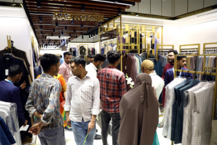 ইল্লিয়ীনের মাল্টি-ব্র্যান্ড স্টোর এখন বরিশালে