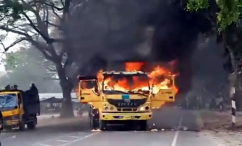 রাজশাহীতে সড়ক দুর্ঘটনায় প্রাণ গেলো বাবা-ছেলের