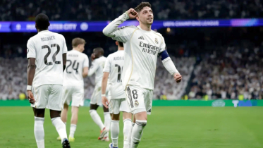 ভালভার্দের প্রথম হ্যাটট্রিকে সিটিকে উড়িয়ে এগিয়ে রিয়াল