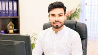 ছাত্রী-শিক্ষিকাদের উত্ত্যক্ত করায় এনসিপি নেতাকে জুতাপেটা!