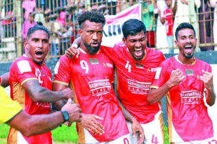 চ্যাম্পিয়ন বসুন্ধরা কিংস