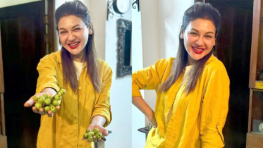ডুমুর হাতে উচ্ছ্বসিত জয়া