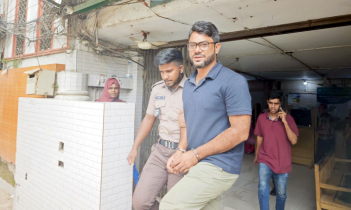 ঢাকা-৪ এ ১৯ লাখ টাকার ডাকাতি: অস্ত্রসহ জামায়াত এমপির ভাগিনা সাব্বির গ্রেফতার ঢাকা-৪ এ ১৯ লাখ টাকার ডাকাতি: অস্ত্রসহ জামায়াত এমপির ভাগিনা সাব্বির গ্রেফতার