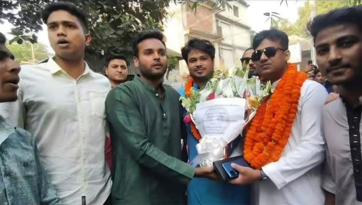 ছাত্রলীগের নেতাদের সাথে রাকিবুল ইসলাম