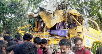 নাটোরে বাস-ট্রাক সংঘর্ষে নিহত বেড়ে ১৪ নাটোরে বাস-ট্রাক সংঘর্ষে নিহত বেড়ে ১৪