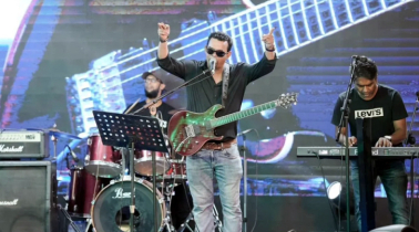 গিটারিস্ট রাসেল খান আর নেই গিটারিস্ট রাসেল খান আর নেই