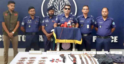 চট্টগ্রামে সন্ত্রাসীদের হামলায় ১২ পুলিশ সদস্য আহত