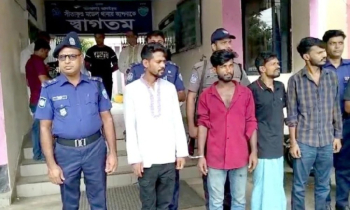 জঙ্গল সলিমপুরে অস্ত্রসহ গ্রেফতার ৪ জঙ্গল সলিমপুরে অস্ত্রসহ গ্রেফতার ৪