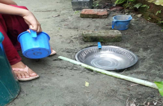 বিল দিলেও পানি পাচ্ছেন না মোংলার বাসিন্দারা বিল দিলেও পানি পাচ্ছেন না মোংলার বাসিন্দারা