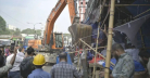 গুলিস্তানে অবৈধ দোকান উচ্ছেদ, হকারদের কঠোর হুঁশিয়ারি ডিএসসিসির