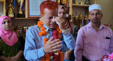 ঘোড়ার গাড়িতে আবেগঘন বিদায়,২০বছরের কর্মজীবন শেষে অবসরে ফজলুর রহমান ঘোড়ার গাড়িতে আবেগঘন বিদায়,২০বছরের কর্মজীবন শেষে অবসরে ফজলুর রহমান