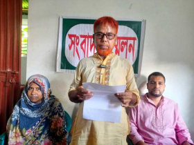 অর্থ আত্মসাতের অভিযোগ করায় অভিযোগকারী কারাগারে, সংবাদ সম্মেলন অর্থ আত্মসাতের অভিযোগ করায় অভিযোগকারী কারাগারে, সংবাদ সম্মেলন