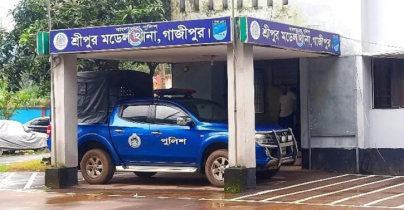 শ্রীপুরে ইয়াবাসহ পুলিশ কনস্টেবল ও দুই মাদক ব্যবসায়ী গ্রেপ্তার শ্রীপুরে ইয়াবাসহ পুলিশ কনস্টেবল ও দুই মাদক ব্যবসায়ী গ্রেপ্তার