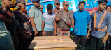 ঠাকুরগাঁওয়ে ৬,৫০০ পিস ইয়াবাসহ ট্রাক আটক, গ্রেপ্তার ১ ঠাকুরগাঁওয়ে ৬,৫০০ পিস ইয়াবাসহ ট্রাক আটক, গ্রেপ্তার ১