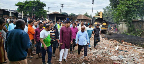 উন্নয়ন হবে, ক্ষতিগ্রস্ত হবেন না ব্যবসায়ীরা: প্রতিমন্ত্রী আজাদ উন্নয়ন হবে, ক্ষতিগ্রস্ত হবেন না ব্যবসায়ীরা: প্রতিমন্ত্রী আজাদ