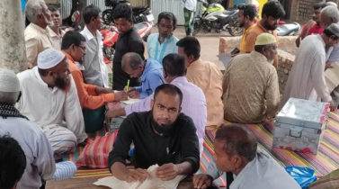 ঠাকুরগাঁওয়ে দলিল লেখক সমিতির নামে চাঁদা আদায়ের অভিযোগ ঠাকুরগাঁওয়ে দলিল লেখক সমিতির নামে চাঁদা আদায়ের অভিযোগ
