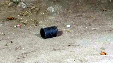 পুরাতন বাণিজ্য মেলার মাঠে ককটেল-পেট্রোল বোমা উদ্ধার