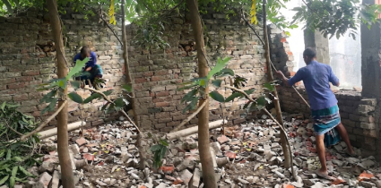 বীর মুক্তিযোদ্ধার বাড়ি দখল: বিএনপি নেতার বাহিনীর বিরুদ্ধে অভিযোগ বীর মুক্তিযোদ্ধার বাড়ি দখল: বিএনপি নেতার বাহিনীর বিরুদ্ধে অভিযোগ