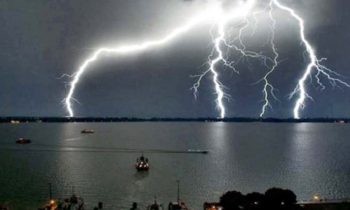 হাওরে মাছ ধরতে গিয়ে বজ্রাঘাতে ২ যুবকের মৃত্যু