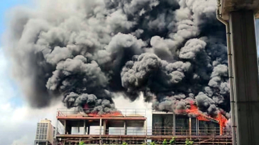 মহাখালীতে ভবনে আগুন, নিয়ন্ত্রণে ফায়ারের ৩ ইউনিট মহাখালীতে ভবনে আগুন, নিয়ন্ত্রণে ফায়ারের ৩ ইউনিট
